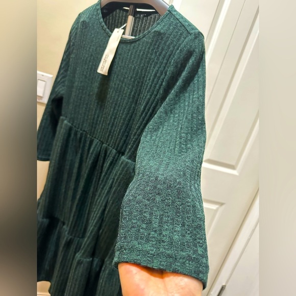 Bloomchic Plus Size XL Solid Pocket Rib Knit Ruffle Hem Dress Without Belt - Picture 3 of 5